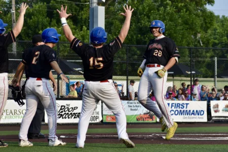 Home runs lift Minot over Bismarck for Mullets Night